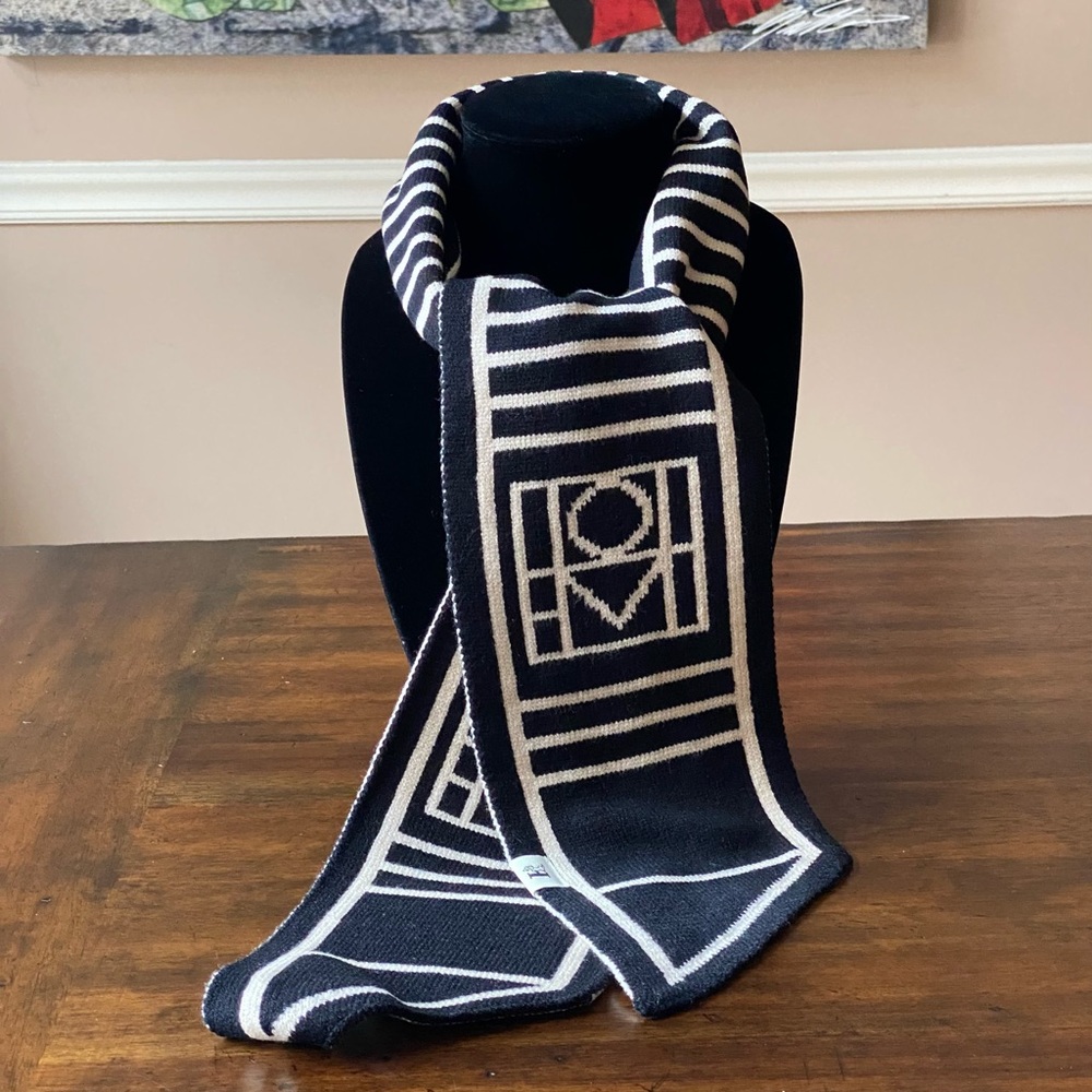 Black and Cream Reversible Scarf